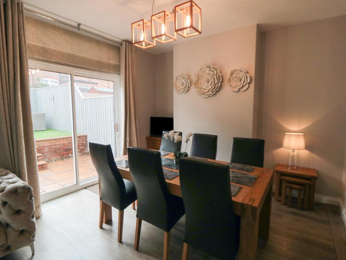Holiday home 25 Victoria Park Avenue